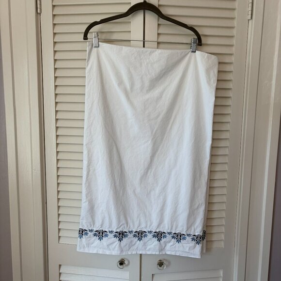 Pottery Barn set of pillow cases Blossom Embroidered Percale white blue standard - Picture 5 of 9